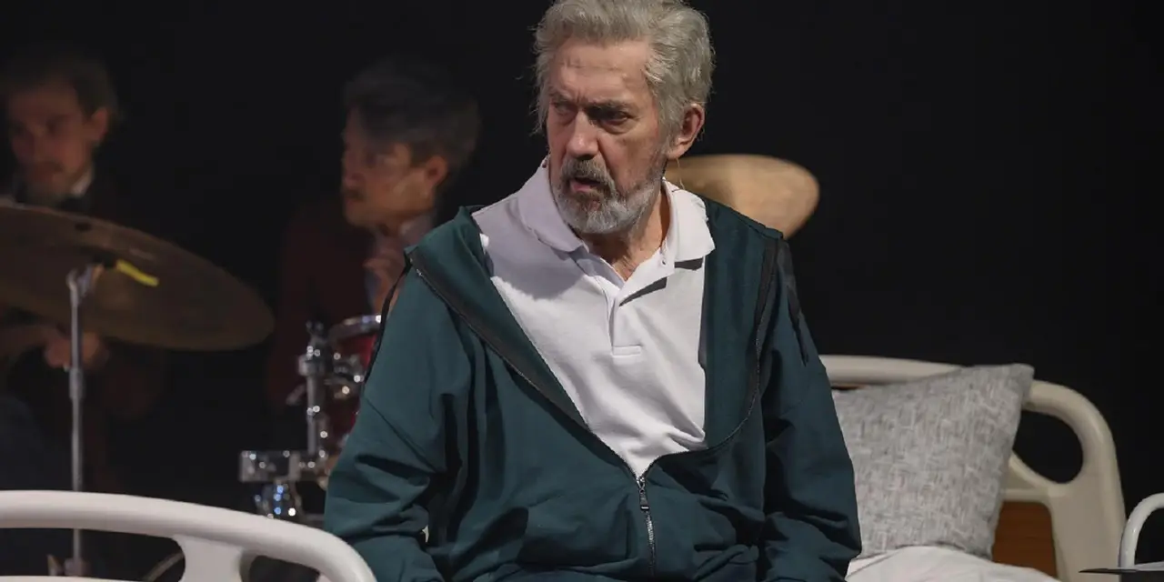 Третий звонок, господа!